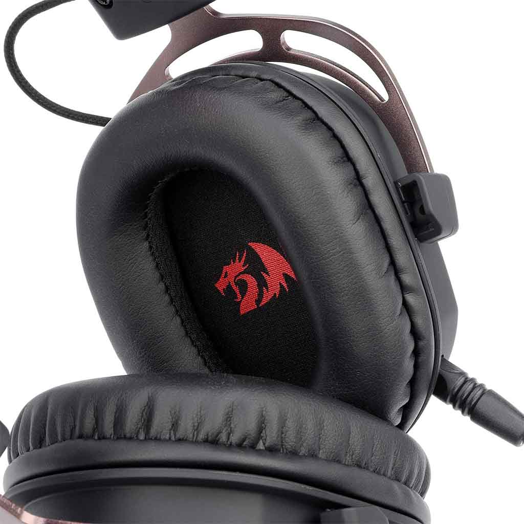 redragon h710 helios wired gaming headset close up.jpg redragon h710 helios wired gaming headset close up.jpg